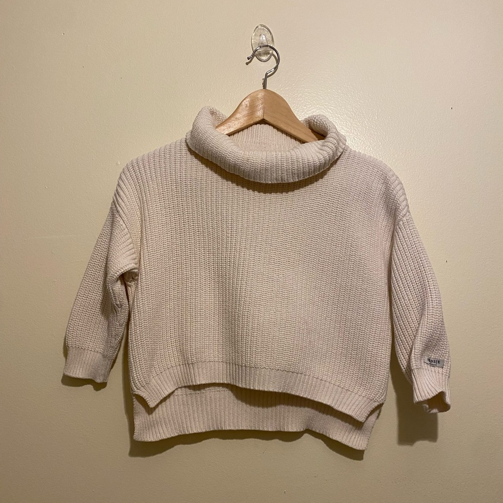 DONSJE Cozy Cream Turtleneck Sweater